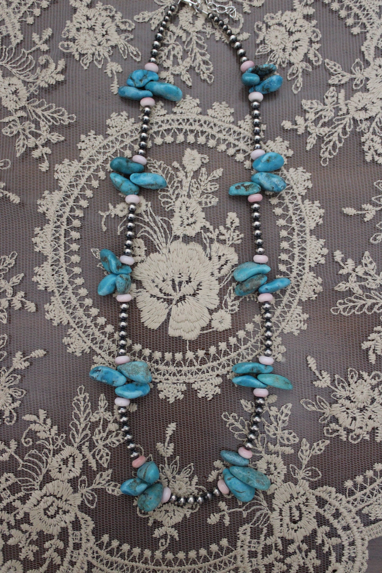 Pink conch and turquoise -19in w/ 1in ext