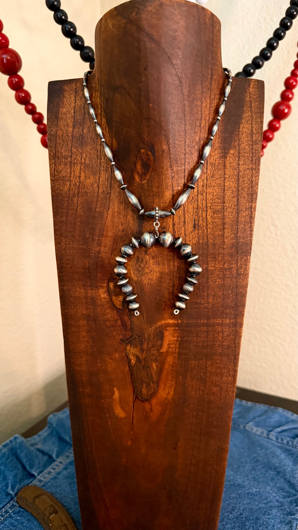 Large and in charge naja pendant