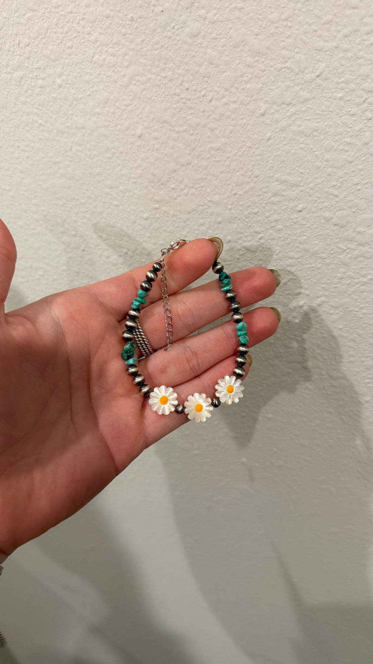 Turquoise and flower bracelet -6.25 + 2in ext