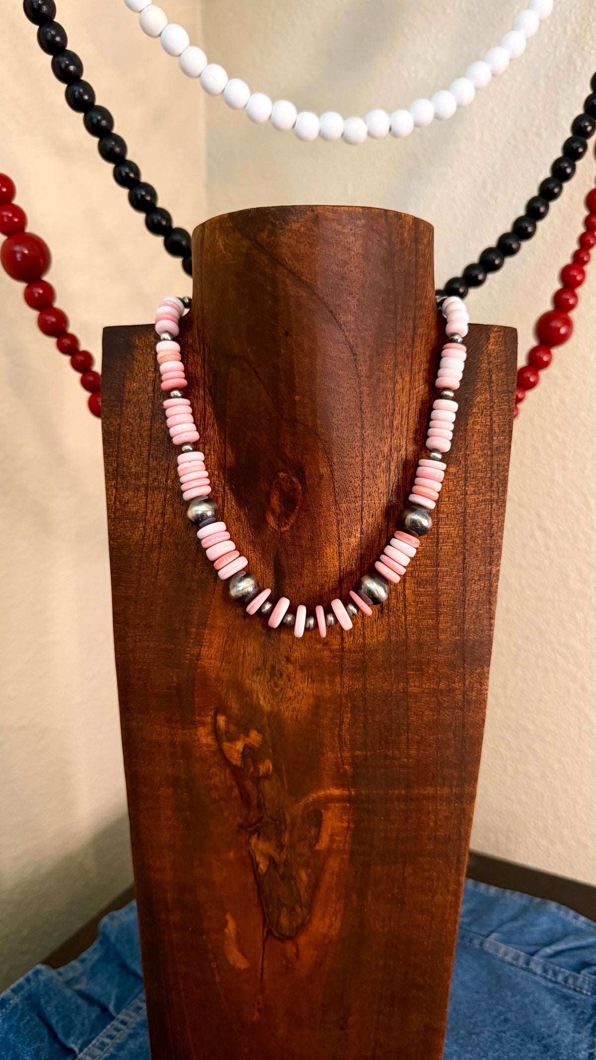 Pink conch statement -16in + 2in ext
