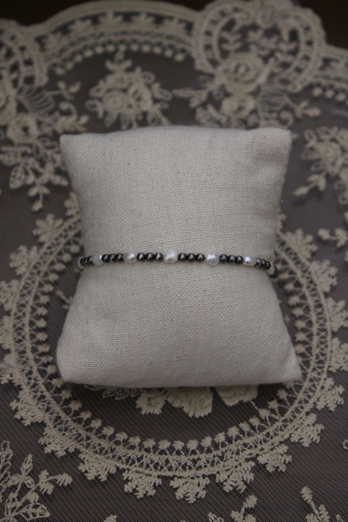 Pearl bracelet -7in w/ 2in ext