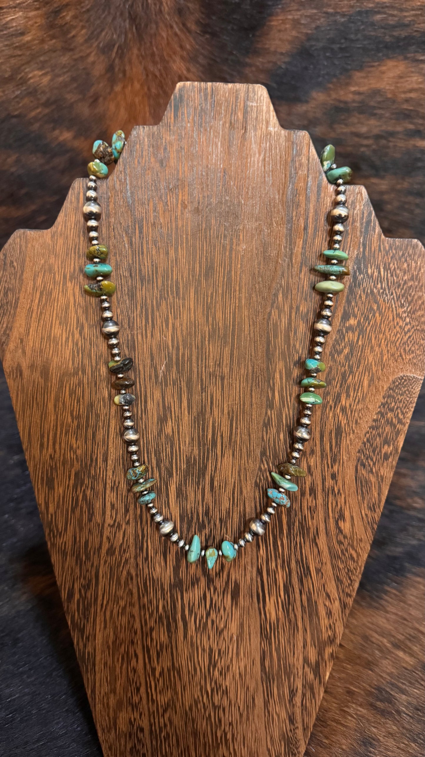 Graduated turquoise chip -20in