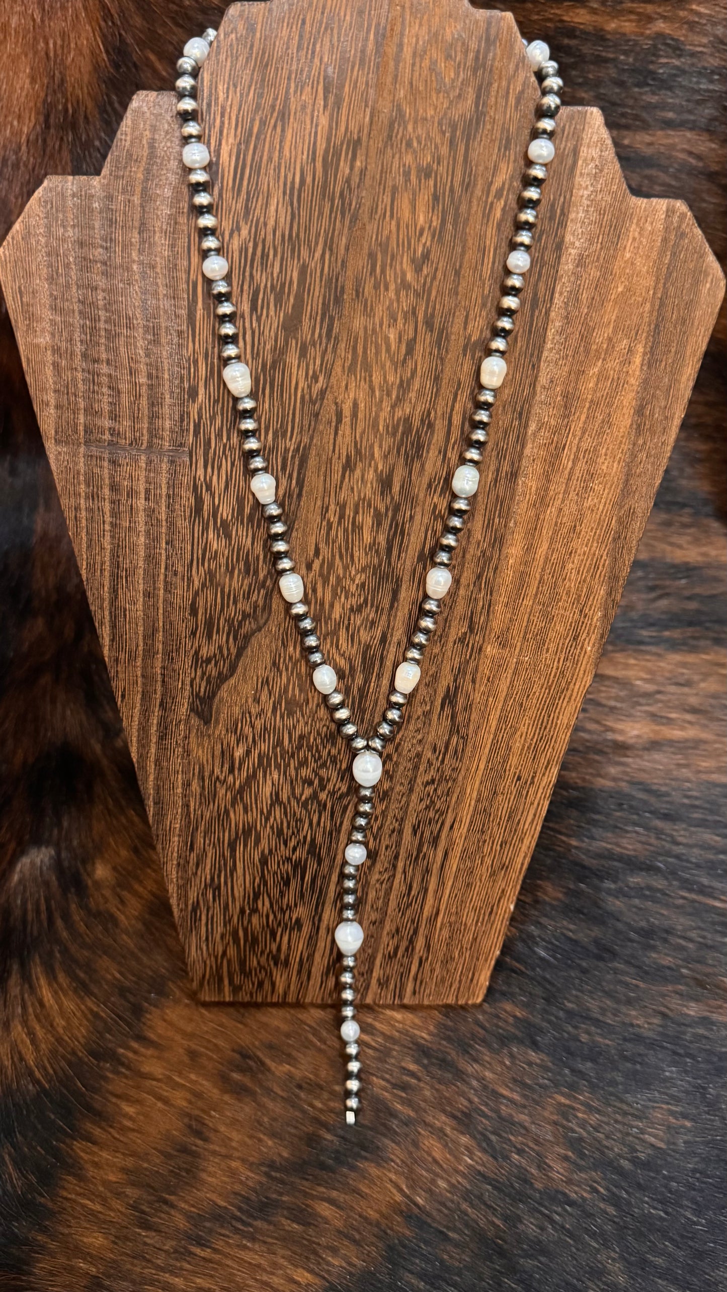 Freshwater pearl lariat -20in w/ 5in drop
