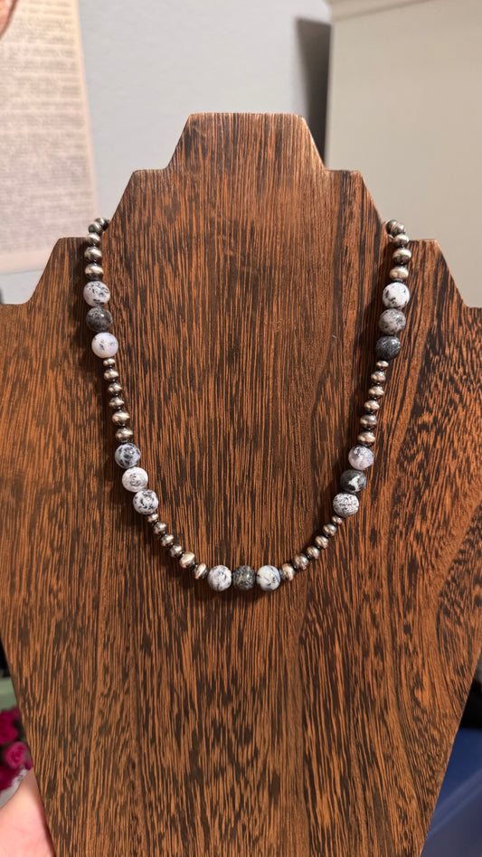 The Clara necklace